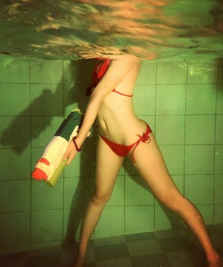 MAIScnhyo xxx star picture