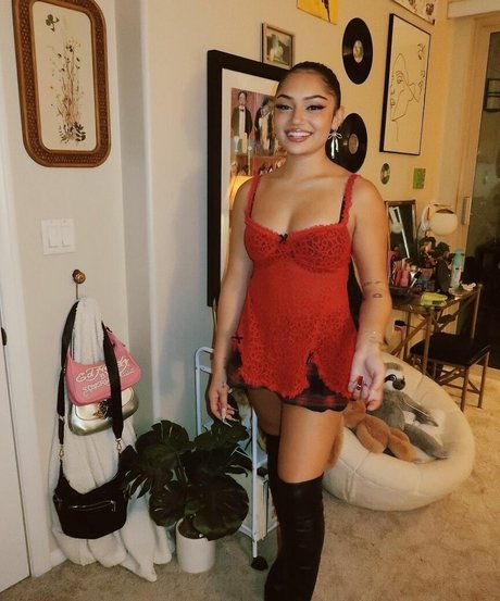 Avani Gregg free actress image