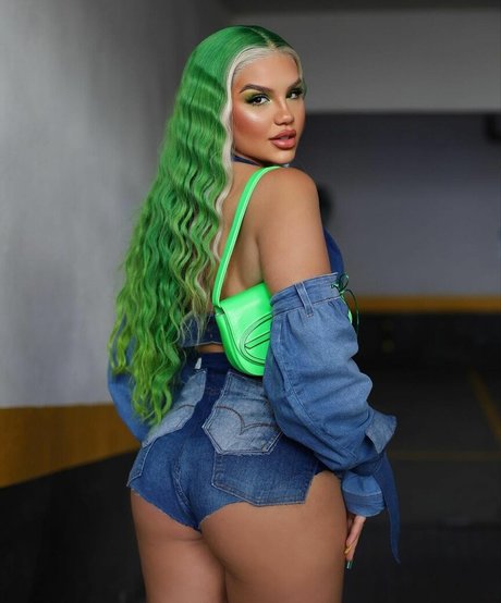 Vivi Wanderley actress photos