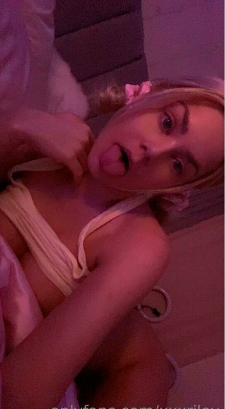 Riley Steele pretty pornstar picture