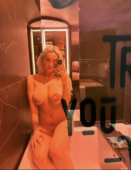 Vee Campbell model high quality images