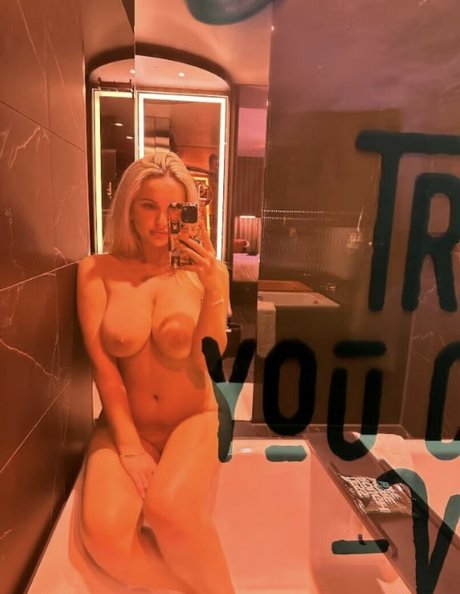 Vee Campbell xxx actress picture