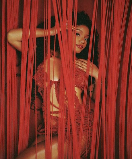Halle Bailey pornstar perfect pics