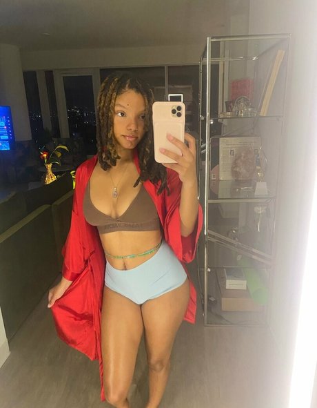 Halle Bailey model pictures