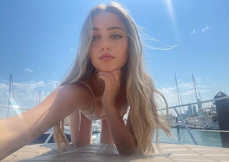 issameg pornstar image