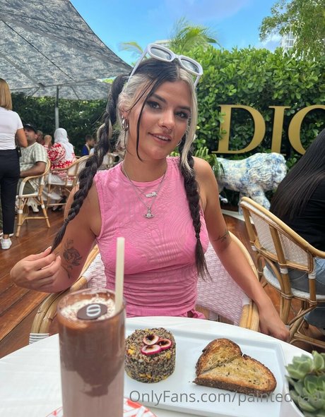 issameg beautiful model pics