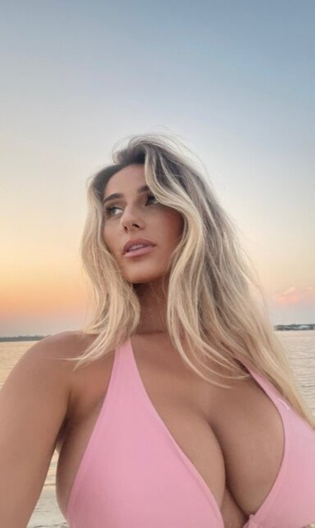 hadelinemope nude model photo