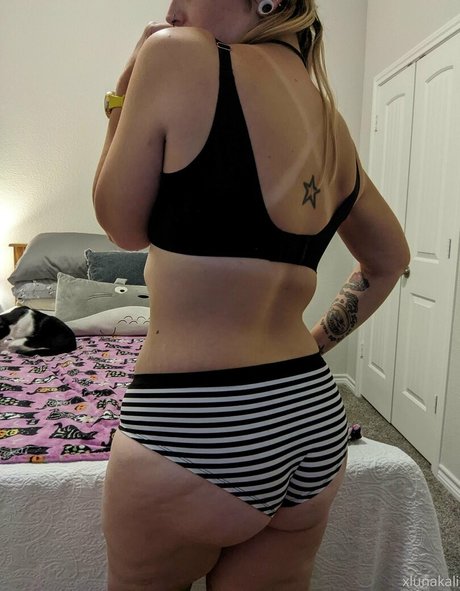 xlunakali star sexy photo