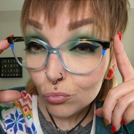 xlunakali model pornographic photos