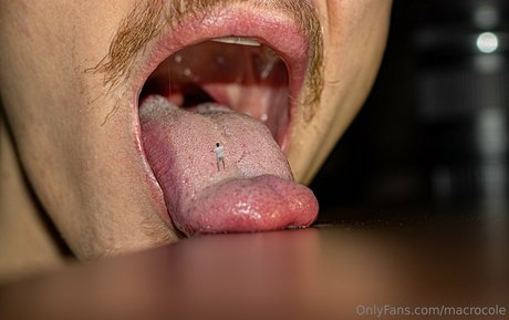 macrocole naked pornstar images