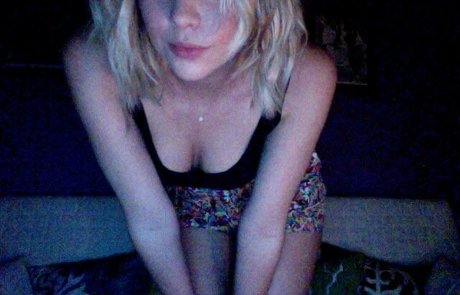 Ashley Benson hot star img