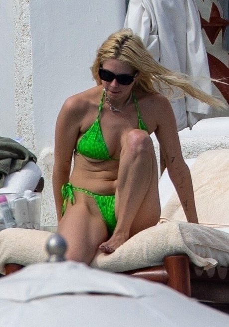 Ashley Benson model exclusive galleries