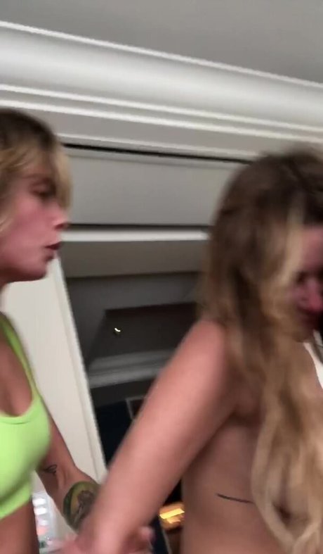 Ashley Benson model sex archive