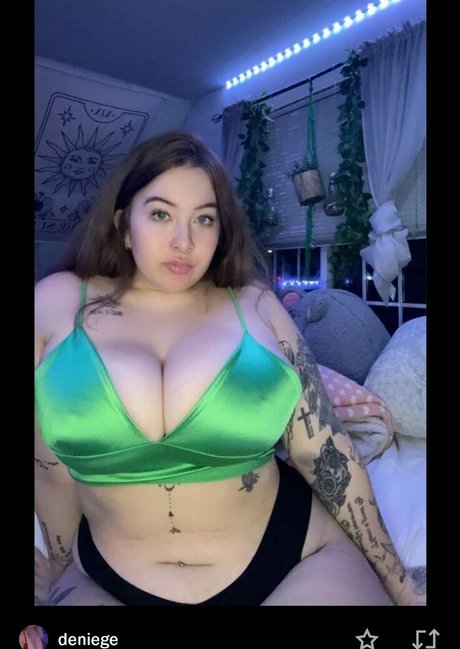 Xdennnii nudes star images