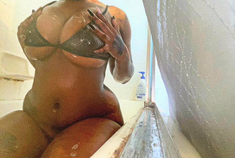 Xiouuu model art pics