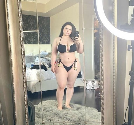 Huda Style high quality pornstar pictures