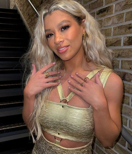 Molly Rainford high quality pornstar photo