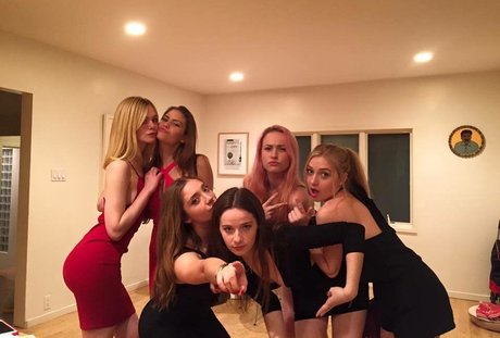 Elle Fanning porn model images