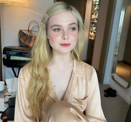 Elle Fanning exclusive pornstar pics
