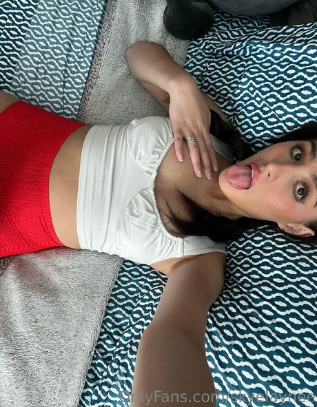 Skyelaynee pornstar erotic picture