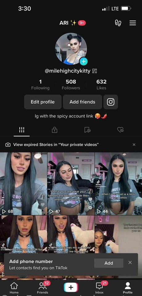 freeariana naked star img