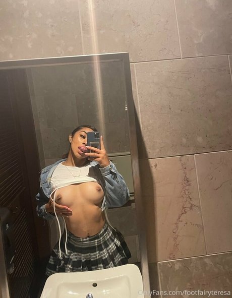 goddess teresa model naked picture