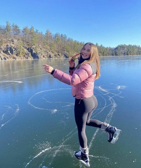 Lilly Breton nudes actress img