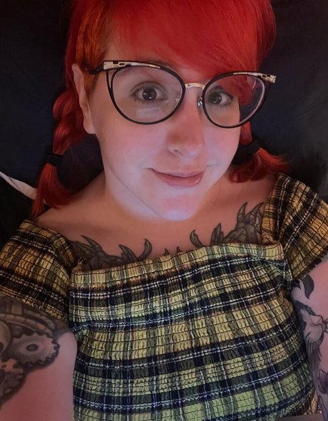 PushingUpRoses model high quality photos