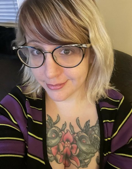 PushingUpRoses hot pornstar pic