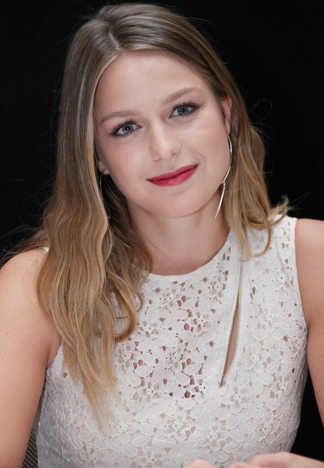 Melissa Benoist pretty model img