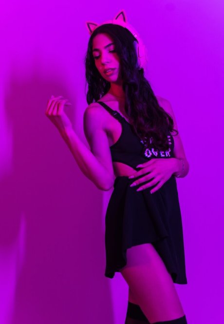 Delear zaza exclusive pornstar photos