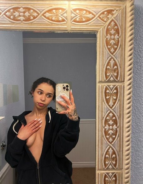 jambajuiced naked actress pic