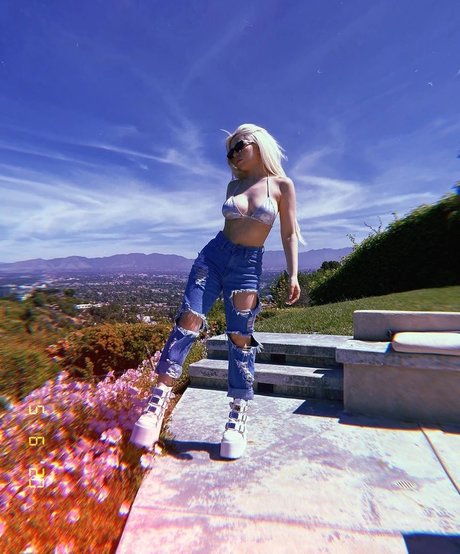 Ava Max hd model images