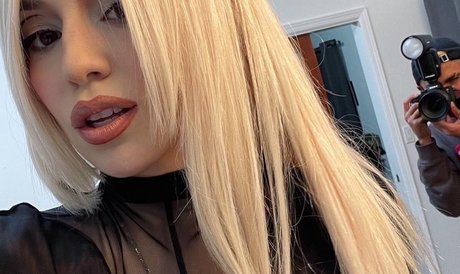 Ava Max model sex photos