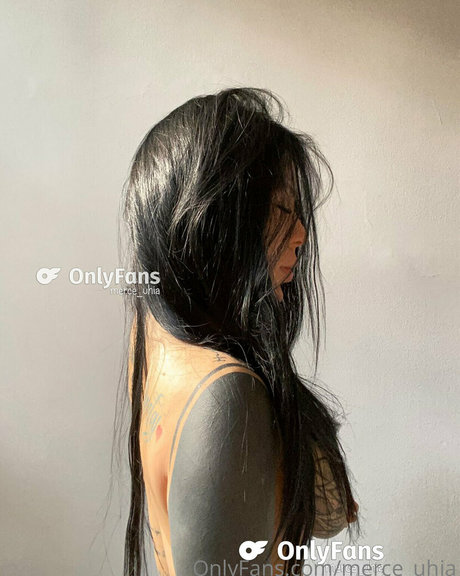 Merce Uhia model best img