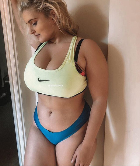 Casey Leigh beautiful model pic