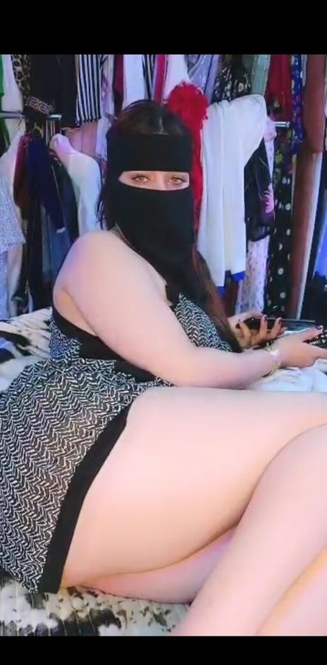 Arab Camgirl top model img
