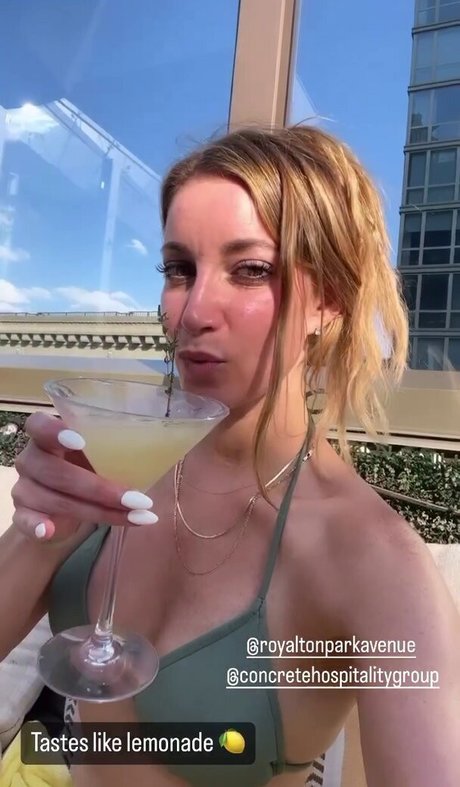 Jeana high quality actress photos