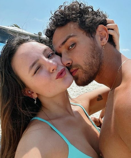 Larissa Manoela model nudes picture