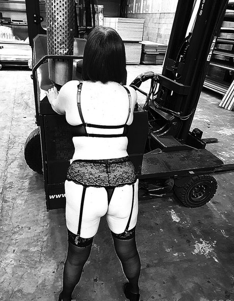 curvyredhead2023 star hot img