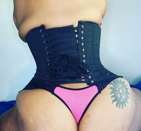 amazon leee adult model photos