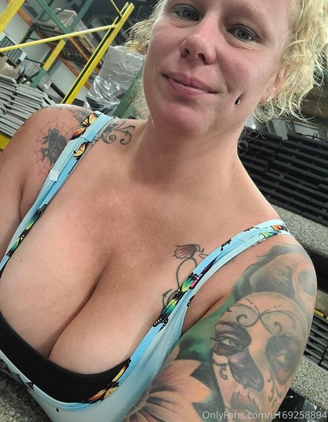 bigbootymandyj1981 erotic model gallery