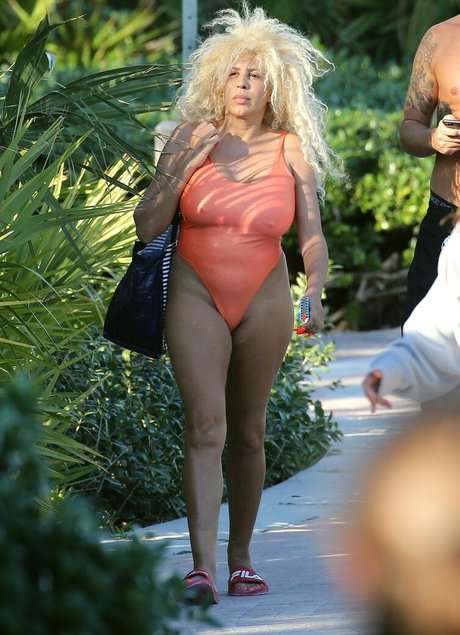 Afida Turner model adult archive