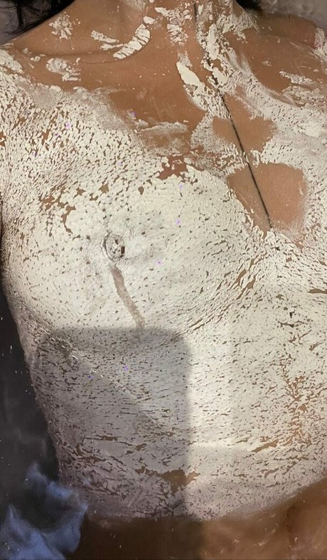 Dieu Linh Vuong model nudes gallery