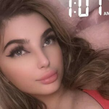 Ambermezner sexy actress img