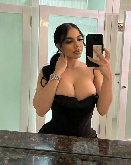 E dot hot actress galleries