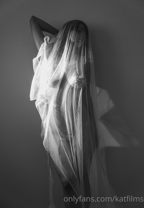 Kat Cabaret sex actress image