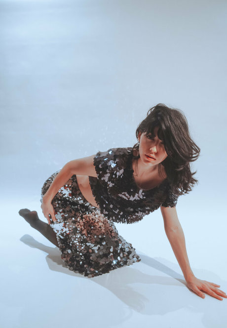 Kat Cabaret pretty actress pics