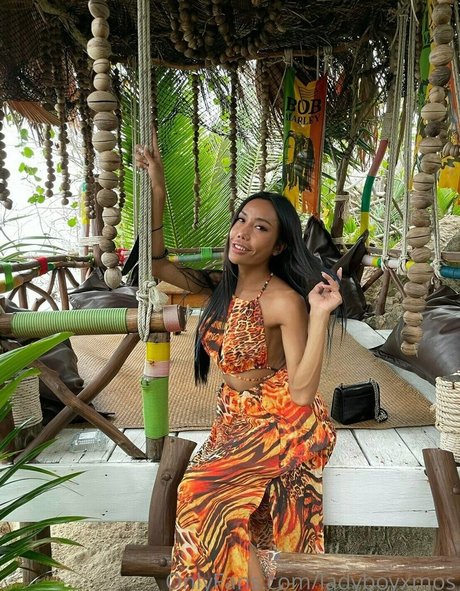 ladyboyxmos nude model photo