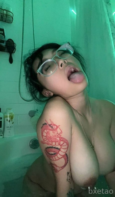 Bxetao nude model image